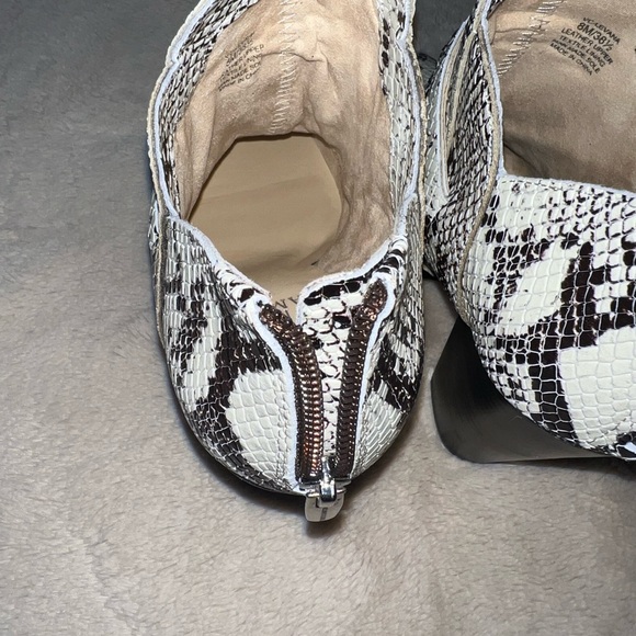 Vince Camuto Boots Size 8 Western - Picture 6 of 11